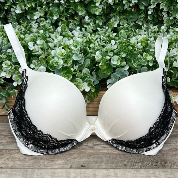 Victoria’s Secret Plunge Push-Up White Black Lace Detail Bra 32DD